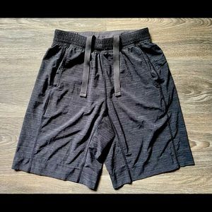 Lululemon Men’s Long Shorts No Liner Drawstring Size Medium Charcoal Gray